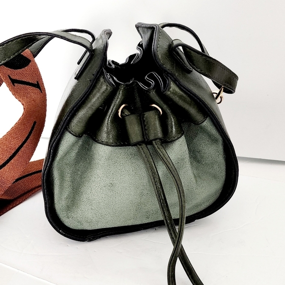 Women's Love Handle Leather and Suede Green Bucket Drawstring Crossbody Bag - Picture 3 of 8